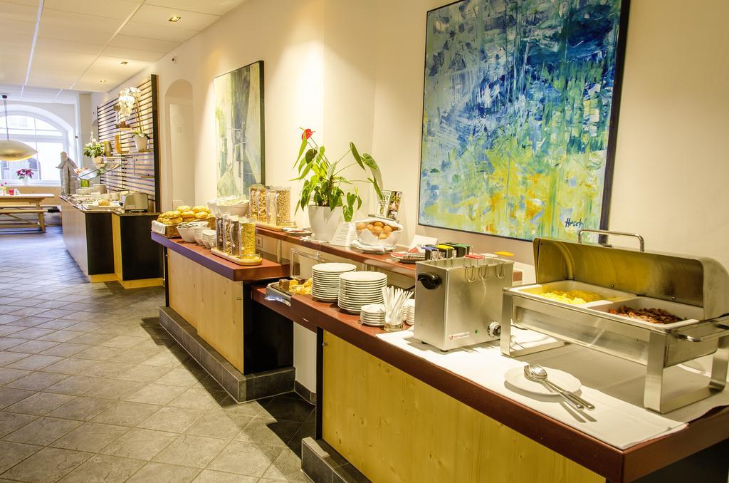 Gasthof Goldener Fisch เลียนซ์ ภายนอก รูปภาพ